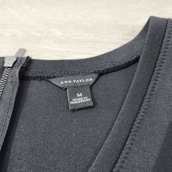 Ann Taylor Black Quilted Skirt Short Sleeve Shift Mini Dress Women's Size M - Picture 6 of 14